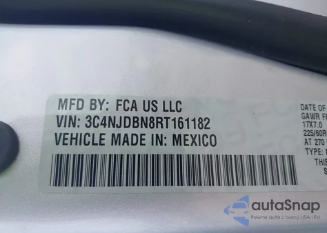 2024 Jeep Compass Latitude 4X4 z USA, uszkodzony, nr VIN 3C4NJDBN8RT161182